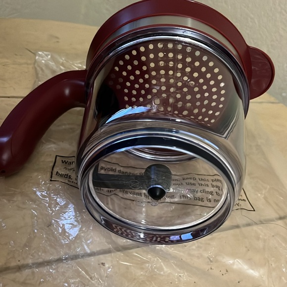 NEW Curtis Stone Red Gravy and Fat Separator - Picture 6 of 7